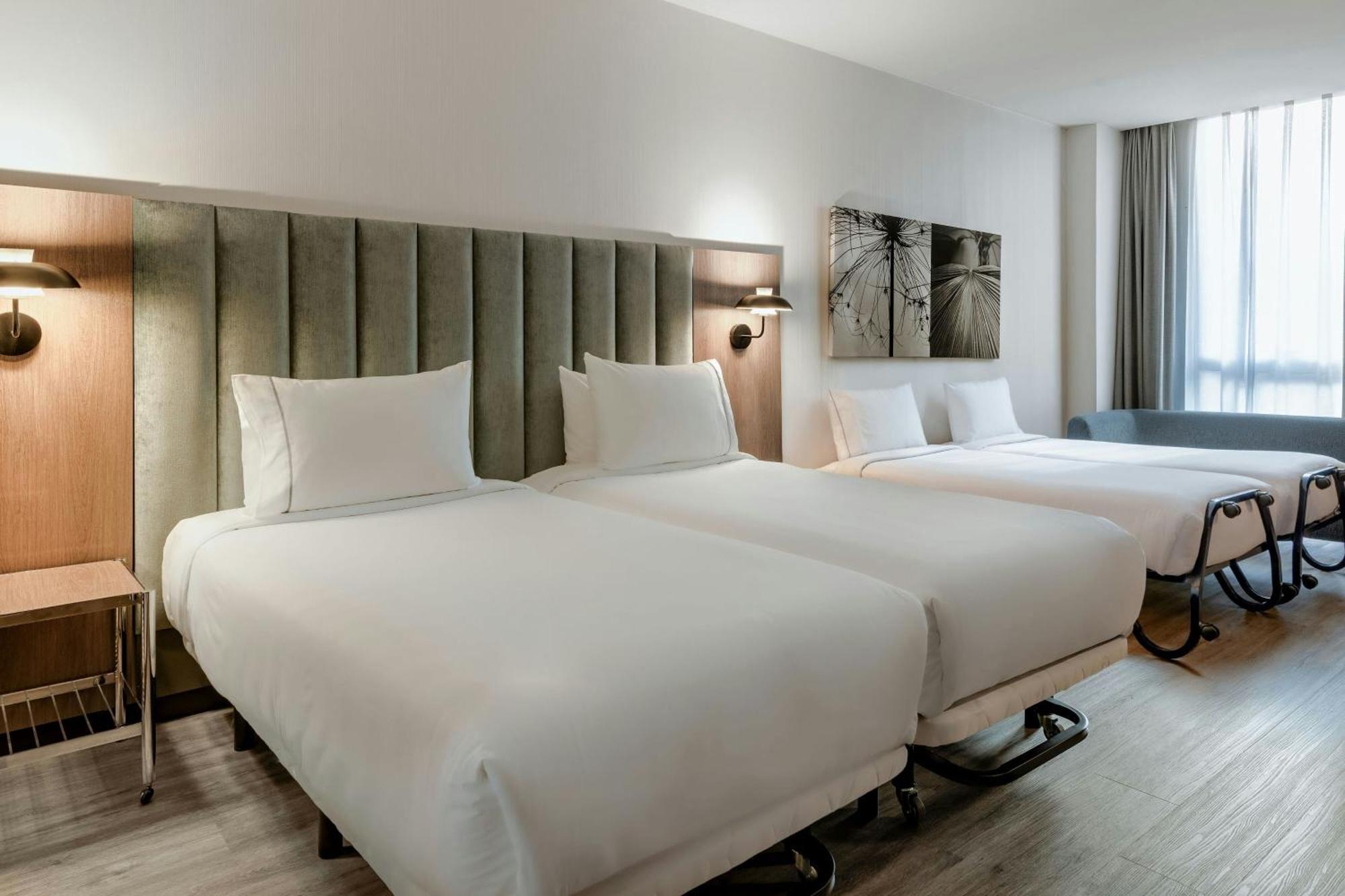Ac La By Marriott Hotel 4*