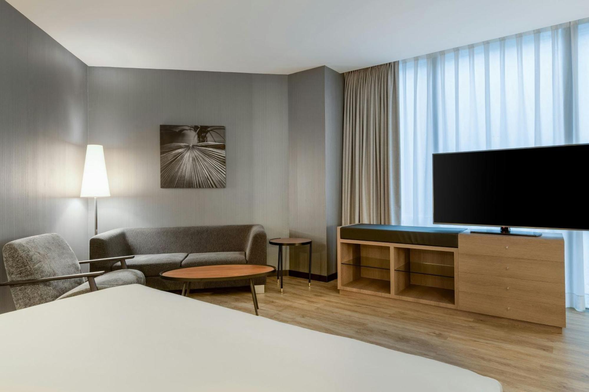 Ac La By Marriott Hotel 4*